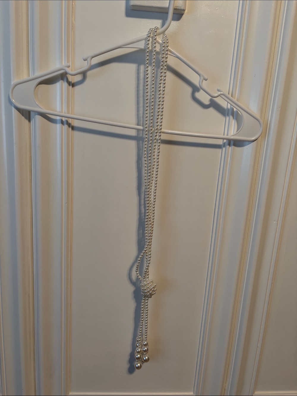 Pearl-Style White Beaded Necklace -